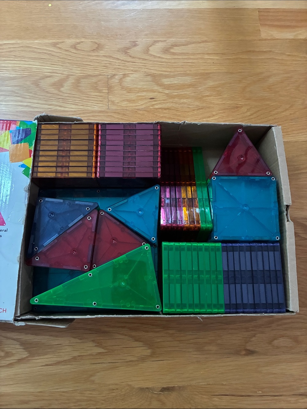 MAGNA-TILES 100 piece set (99 pieces)
Great condition in box - Picture 3 of 4